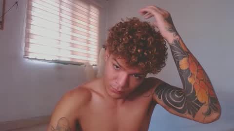 Snapshot of fabrizio_amery chatting on 01.11.25 -  A N D E R online show from 01.11.25