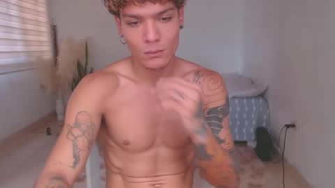 Snapshot of fabrizio_amery chatting on 01.17.25 -  A N D E R online show from 01.17.25