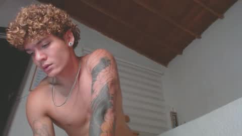 Snapshot of fabrizio_amery chatting on 03.04.25 -  A N D E R online show from 03.04.25