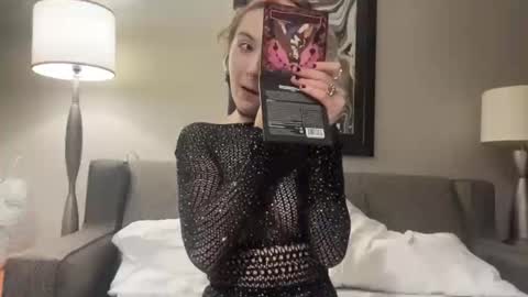 Snapshot of faexoxoxo chatting on 10.12.25 Fae online show from 10.12.25