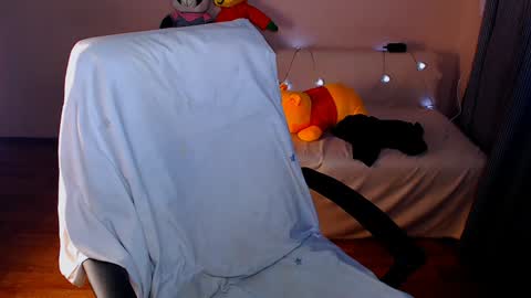 Elli  online show from 01.18.25