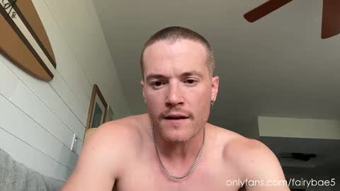 Snapshot of fairybae5 chatting on 09.19.25 Travis online show from 09.19.25