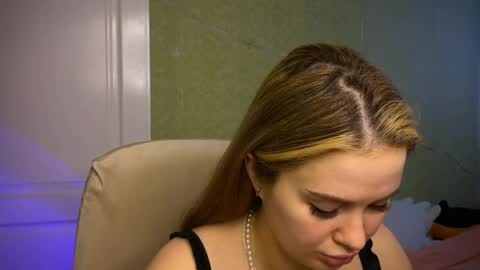 Ilona online show from 04.04.26