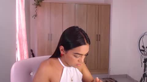 fairylatin online show from 02.04.25