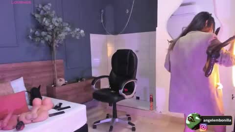 Megan    630  1330 -5 online show from 12.04.25