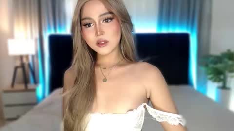 Snapshot of fallfromabove chatting on 12.01.25 Belly Conklin online show from 12.01.25