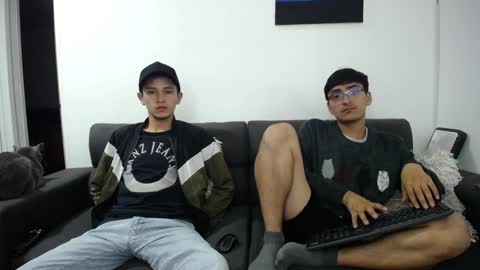 Snapshot of fallgays chatting on 01.09.25 FallGays online show from 01.09.25