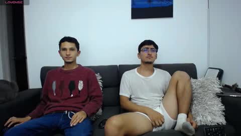 Snapshot of fallgays chatting on 03.09.25 FallGays online show from 03.09.25