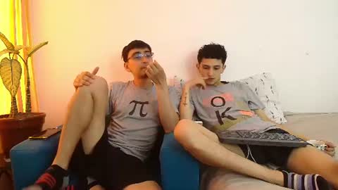 Snapshot of fallgays chatting on 07.08.26 FallGays online show from 07.08.26