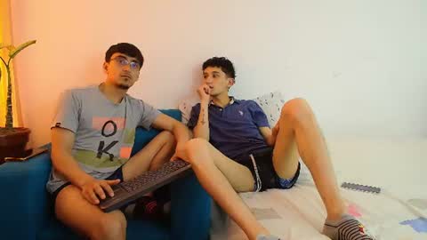 Snapshot of fallgays chatting on 07.10.26 FallGays online show from 07.10.26
