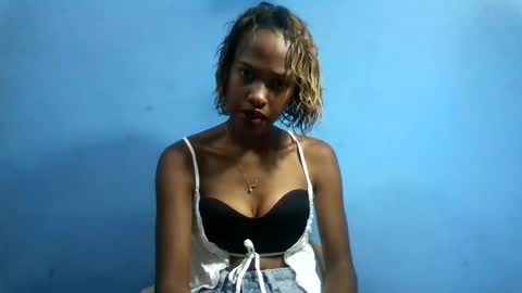 Snapshot of fallinah01 chatting on 06.14.26 fallinah01 online show from 06.14.26