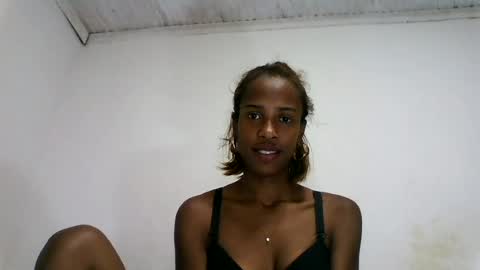 Snapshot of fallinah01 chatting on 07.28.26 fallinah01 online show from 07.28.26