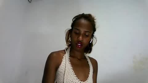Snapshot of fallinah01 chatting on 07.28.26 fallinah01 online show from 07.28.26