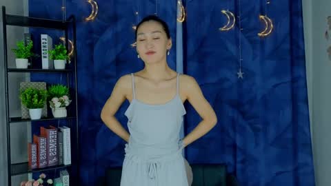 Snapshot of fannygarland chatting on 02.08.25 Eva online show from 02.08.25