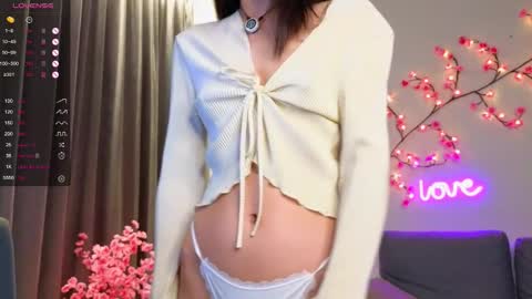 Snapshot of fannygarland chatting on 10.26.25 Eva online show from 10.26.25