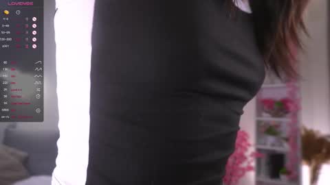 Snapshot of fannygarland chatting on 12.15.25 Eva online show from 12.15.25