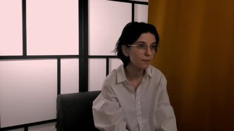 Snapshot of fannyharber chatting on 12.02.24 Mia online show from 12.02.24