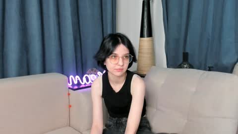 Snapshot of fannyharber chatting on 12.12.24 Mia online show from 12.12.24