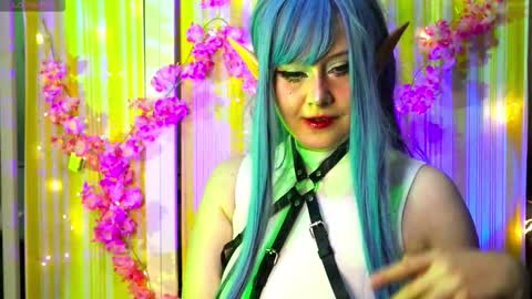 Snapshot of fantastic_fairy chatting on 11.05.25 Fairy online show from 11.05.25