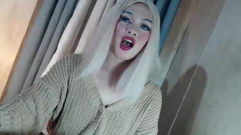 DANIELLA - DONT FORGET TO GIVE ME A THUMBSU UP online show from 05.14.26