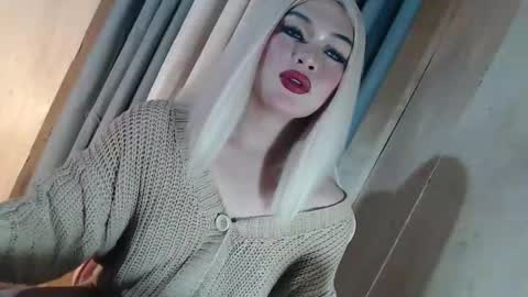 DANIELLA - DONT FORGET TO GIVE ME A THUMBSU UP online show from 05.18.26
