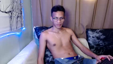 Snapshot of fantasy_davidxx chatting on 10.15.25 David online show from 10.15.25