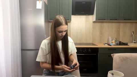 Anna Scovich online show from 10.09.25