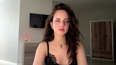 Snapshot of farrahburde chatting on 06.20.26 Mia online show from 06.20.26