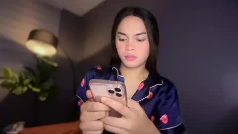 Snapshot of farrahmoanx chatting on 07.18.26 farrahmoanx online show from 07.18.26