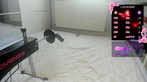Snapshot of fatalefemboy chatting on 04.16.26 Fatale Femboy online show from 04.16.26