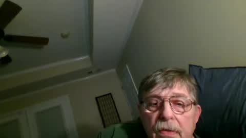 Snapshot of fatdickad chatting on 01.12.25 fatdickad online show from 01.12.25