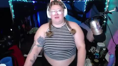 Snapshot of fatveronica chatting on 02.04.25 FatVeronica online show from 02.04.25