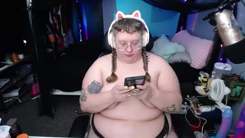 Snapshot of fatveronica chatting on 02.28.25 FatVeronica online show from 02.28.25