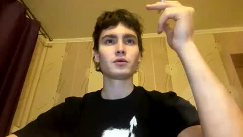 Snapshot of faustfrost chatting on 12.21.25 Faust online show from 12.21.25