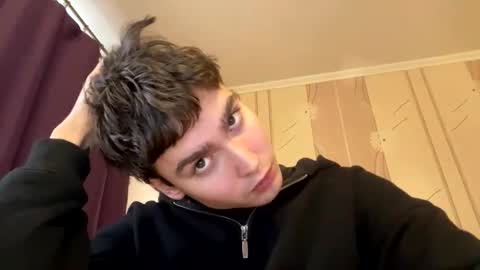 Snapshot of faustfrost chatting on 12.22.25 Faust online show from 12.22.25