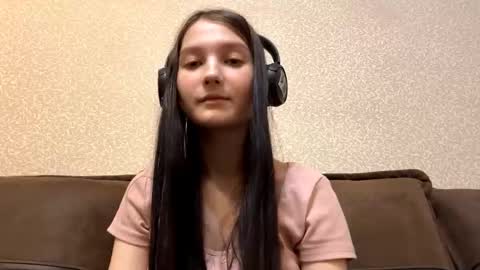 Snapshot of faustinabartosh chatting on 12.02.25 Aurora 18yo online show from 12.02.25