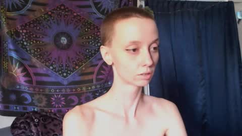 Snapshot of fayebae3 chatting on 10.12.25 Mossfairy online show from 10.12.25