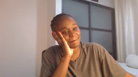 Snapshot of fayzah24 chatting on 02.01.25 PRETTY online show from 02.01.25