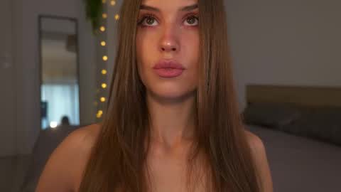 Snapshot of fazeyj chatting on 10.16.25 FazeyJ online show from 10.16.25