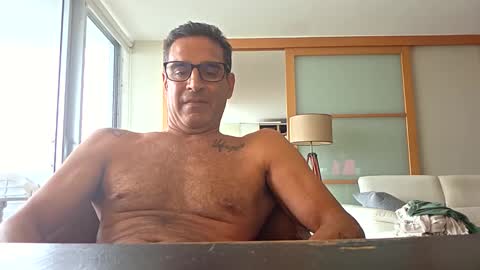 Snapshot of fdavoudi chatting on 09.09.25 Miami Persian online show from 09.09.25