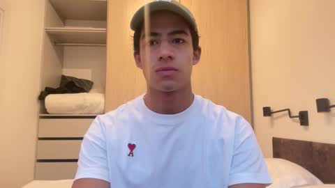 Snapshot of fedetwink chatting on 11.03.25 fedetwink online show from 11.03.25