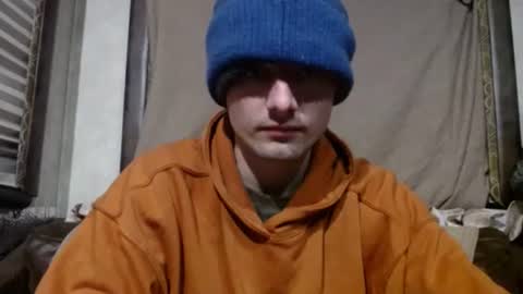 Snapshot of feelingverynaughty chatting on 12.21.24 ask me online show from 12.21.24