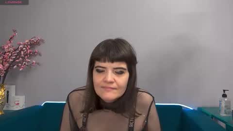 Laura online show from 11.11.25