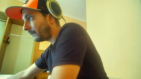 Snapshot of feetamiiin chatting on 07.16.26 m0rty online show from 07.16.26