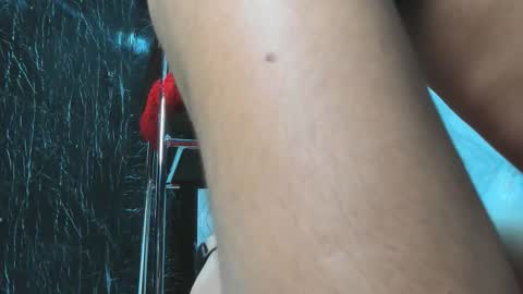 feetbynic online show from 10.18.25