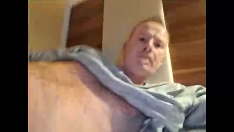 Snapshot of feetofflames26 chatting on 11.04.25 Max online show from 11.04.25