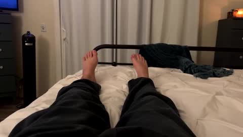 FEETOMINES online show from 12.09.24