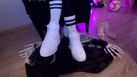 FeetVibe online show from 10.20.25