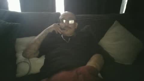 Snapshot of felixrlarios25 chatting on 05.04.26 felixrlarios25 online show from 05.04.26