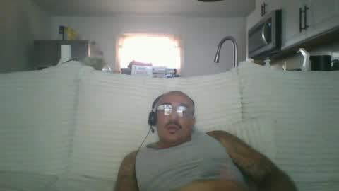 Snapshot of felixrlarios25 chatting on 06.16.26 felixrlarios25 online show from 06.16.26